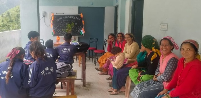 चमोली: शिक्षक दिवस पर विद्यालय से नदारद शिक्षिका निलंबित–
