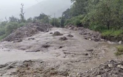 चमोली: बैरागनाभदाकोटी की चट्टान से फिर हाईवे पर गिरा मलबा, बैरागना में थमी आवाजाही–