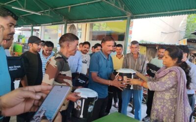 चारधाम यात्रा में परिवहन विभाग की पहल, वाहन चालकों को 150 से अधिक डस्टबिन वितरित–